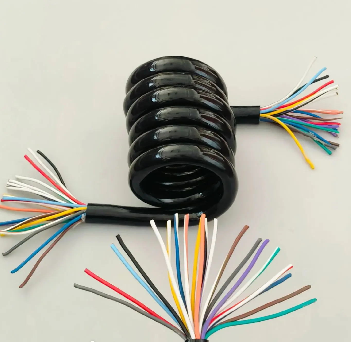 Model UMC-20 Black PVC 20-Core Spiral Cable, Multi-Wire Retractable Coil Cord Model UMC-20 Black PVC 20-Core Spiral Cable, Multi-Wire Retractable Coil Cord