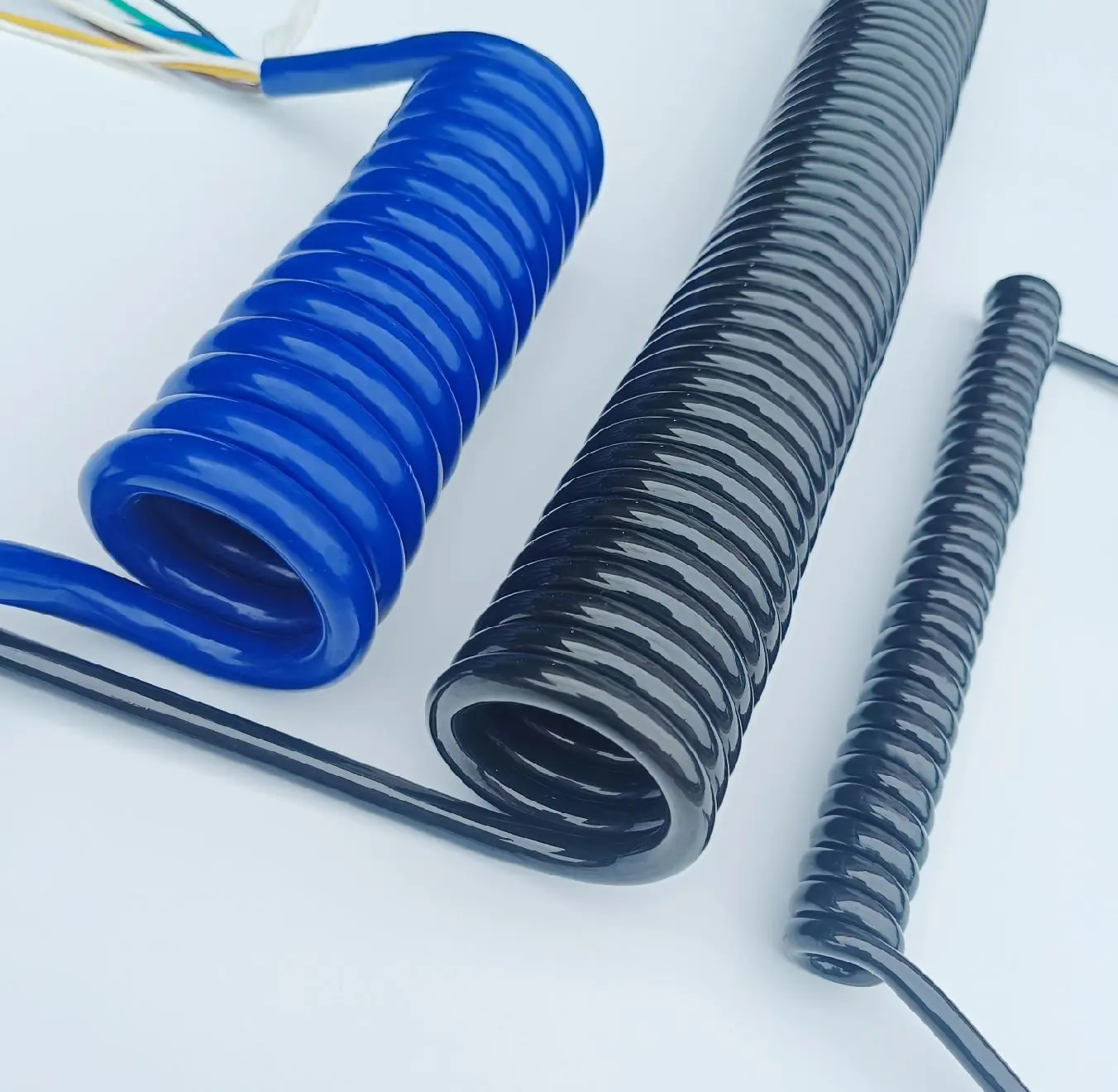Model MP-03 Blue Black PVC Coiled Cable, Multi-Core Retractable Spiral Cord Assembly Model MP-03 Blue Black PVC Coiled Cable, Multi-Core Retractable Spiral Cord Assembly